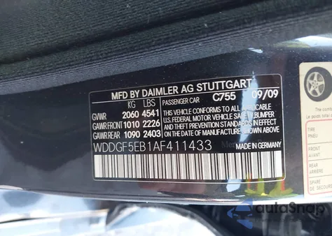 2010 Mercedes-Benz C 300 Luxury/Sport z USA, uszkodzony, nr VIN WDDGF5EB1AF411433